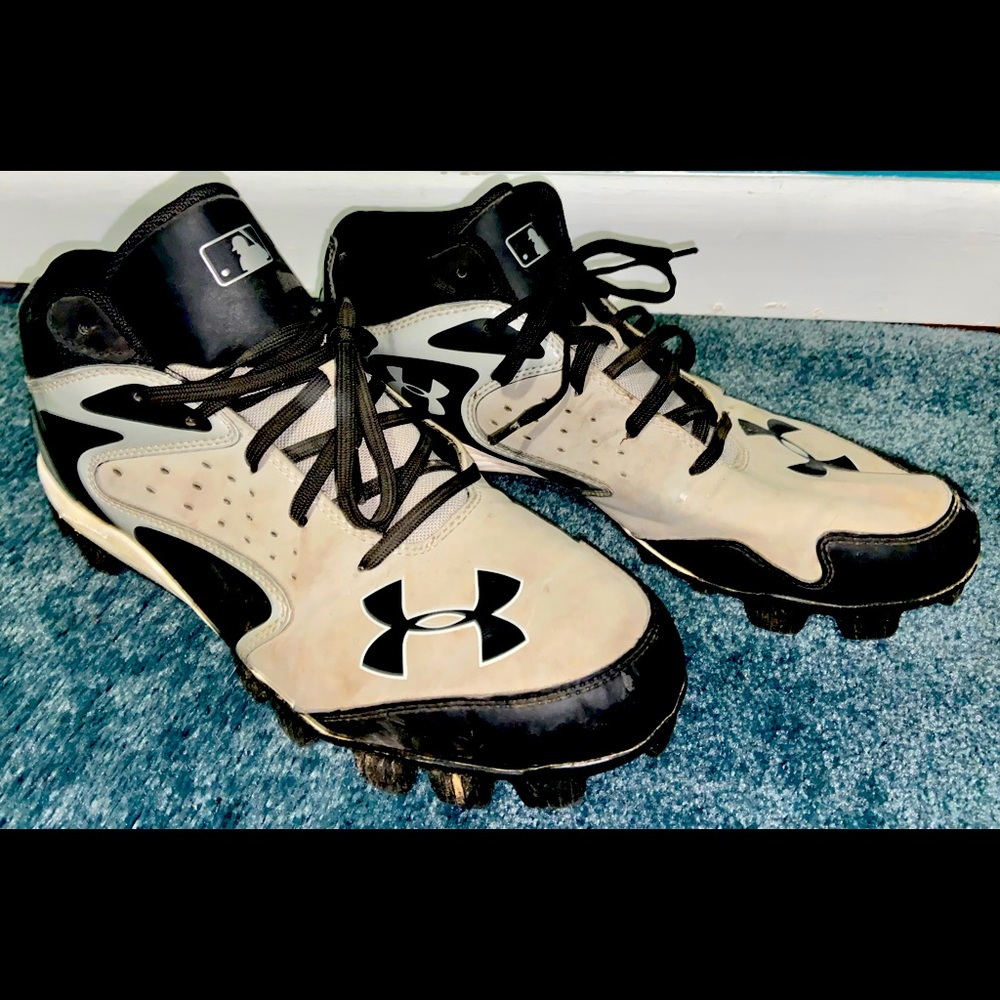 Awesome under armor baseball men’s cleats 11 1/2!!!